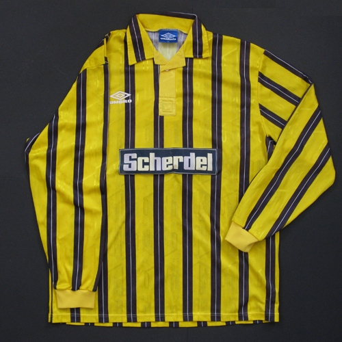 umbro_grellgelb_scherdel_vorne_090910