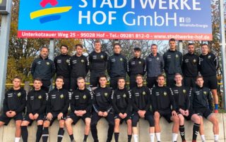 Mannschaftsbild mit Sponsor Stadtwerke Hof